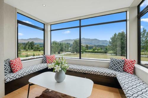 Maunga View