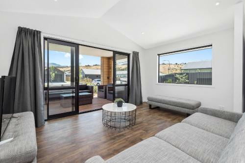Wanderlust - Queenstown Holiday Home