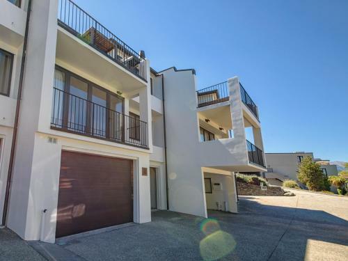 Copper Ridge Views - Queenstown Apartment