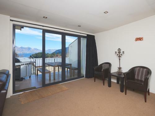 Copper Ridge Views - Queenstown Apartment