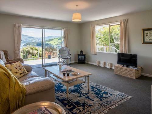 French Bay Views - Akaroa Holiday Home
