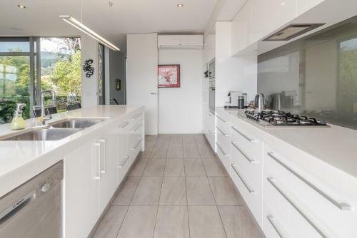La Maison de Verre - Akaroa Holiday Home