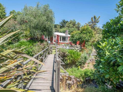 Kokopu Cottage - Akaroa Holiday Home