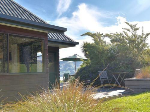 Port Watch - Akaroa Holiday Home