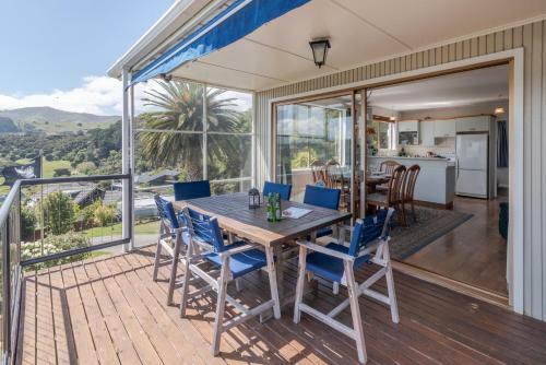 Hilltop Haven - Akaroa Holiday Home
