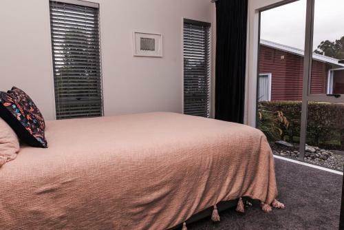 Snowmass Spa Escape - Ohakune Holiday Home