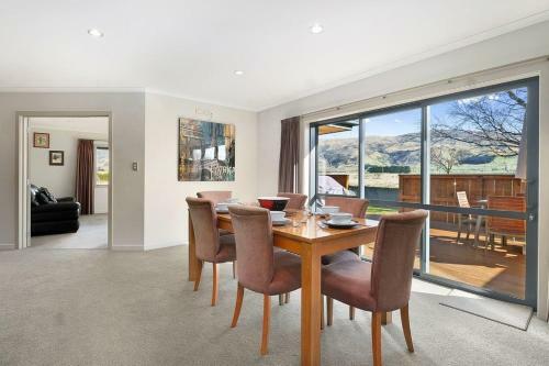 Seldom Inn - Cromwell Holiday Home
