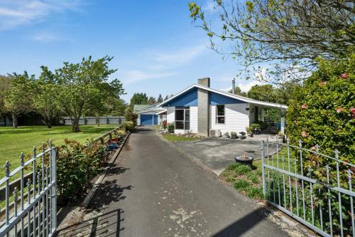 Serengeti On East - Greytown Holiday Home
