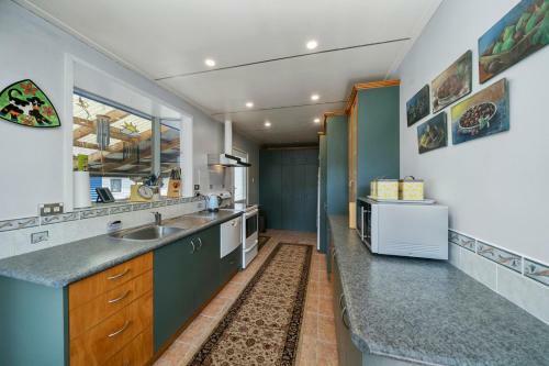 Serengeti On East - Greytown Holiday Home