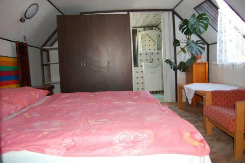 Hostal Z�ch Kl�ra Utcai Apartman