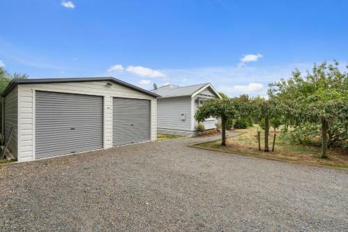 Brooklands Cottage - Martinborough Holiday Home