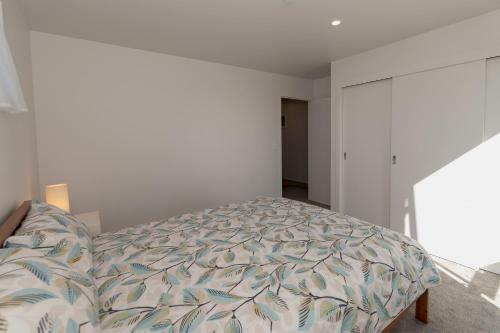 Belvedere - Cable Bay Holiday Home
