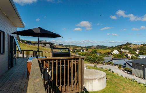 Belvedere - Cable Bay Holiday Home