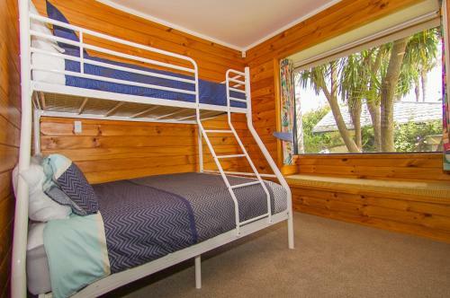 Cathedral Retreat - Hahei Holiday Home