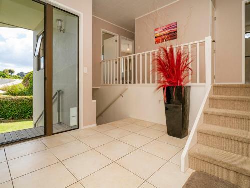 At Cathedral Cove - Hahei Holiday Home