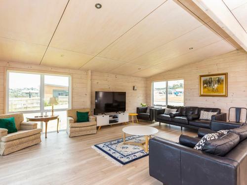 Beachfront Escape - Snells Beach Holiday Home