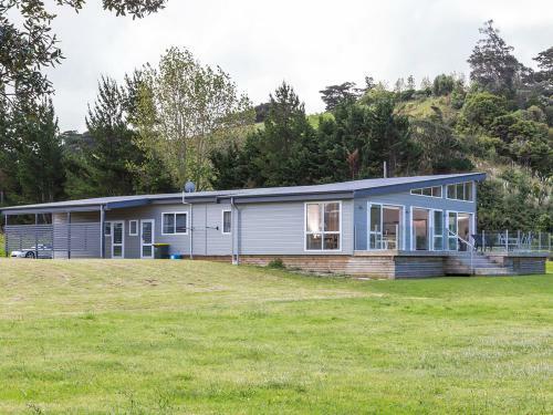 Beachfront Escape - Snells Beach Holiday Home