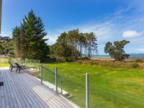 Beachfront Escape - Snells Beach Holiday Home