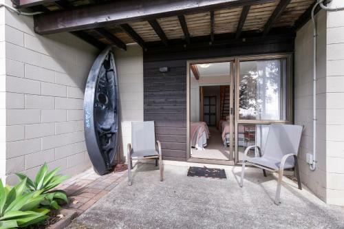 Sunny Sea Views - Snells Beach Holiday Home
