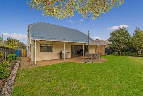 Kowhai Corner - Matarangi Holiday Home