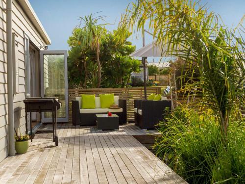 Modpod On The Tee - Matarangi Holiday Home