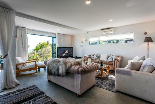 Sol Vista - Waiheke Holiday Home