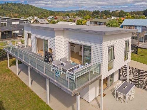 Coastal Pearl - Matarangi Holiday Home