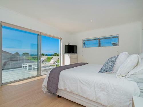 Coastal Pearl - Matarangi Holiday Home
