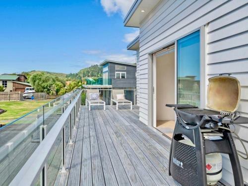 Coastal Pearl - Matarangi Holiday Home