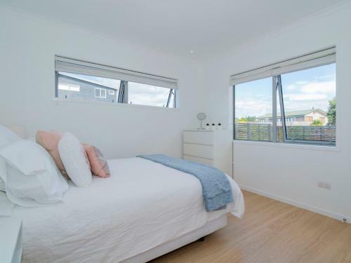 Coastal Pearl - Matarangi Holiday Home