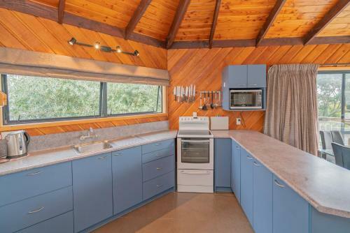 Octagon Outlook - Matarangi Holiday Home