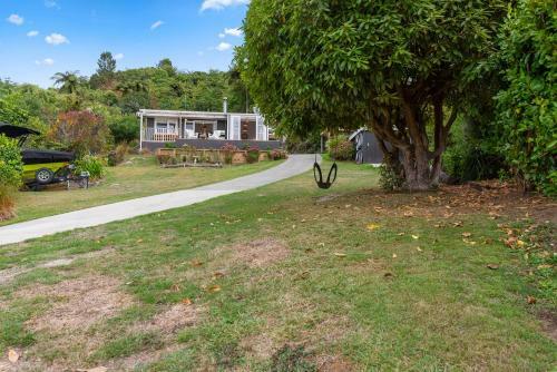 Kiwiana Bach - Lake Tarawera Holiday Home