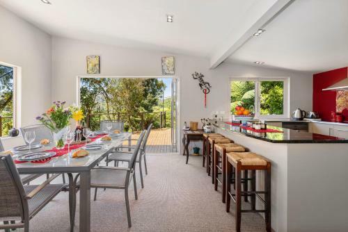 Tranquility At Tarawera - Lake Tarawera Holiday Home