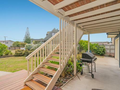 Daze Away - Cooks Beach Holiday Home