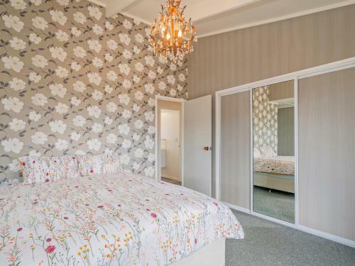 Daze Away - Cooks Beach Holiday Home
