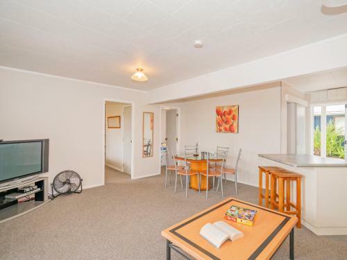 Daze Away - Cooks Beach Holiday Home
