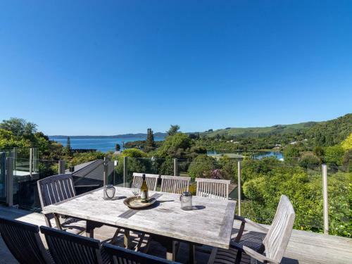 Tranquil Tarawera - Lake Tarawera Holiday Home