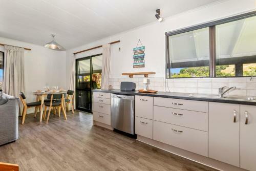 Splendour On Spencer - Lake Tarawera Holiday Home