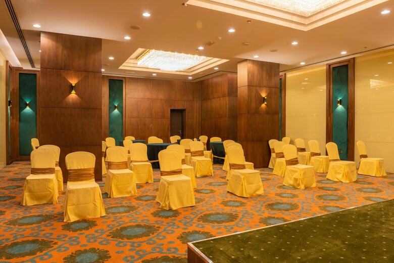 Royal Crown Hotel
