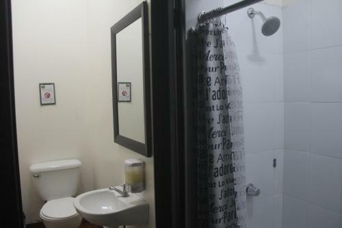 Eden`s Garden Hostel