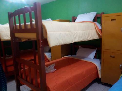 Bed & Breakfast Sunset Hostel Airport