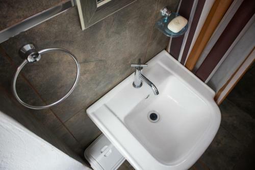 Bed & Breakfast Lunawasi Caf� Hospedaje