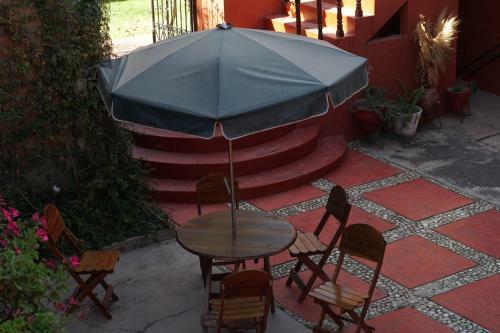 Hotel Chimpay - (help Us To Help)