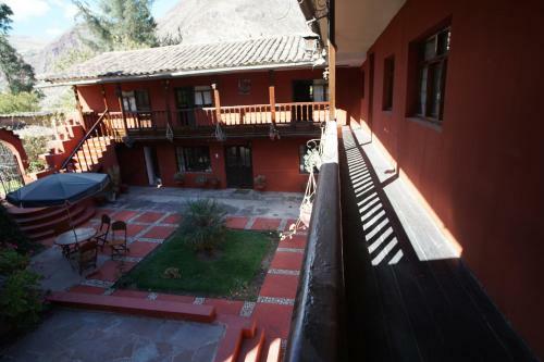 Hotel Chimpay - (help Us To Help)