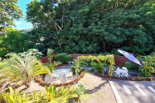 Hiva House