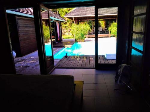 Villa Pool Mountain Moorea