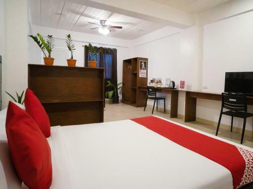 Oyo 150 Davao Airport View Hotel