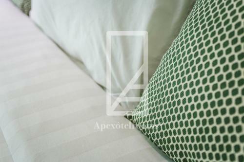Amazing Apartment Posh Ayala Best Secure Spacious