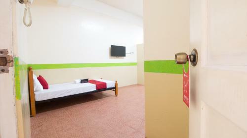 Hotel Reddoorz @ Solemar Pansol Calamba