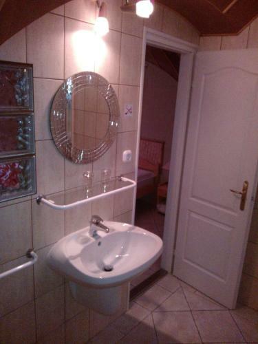 Hostal Nautilus �tterem �s Panzi�